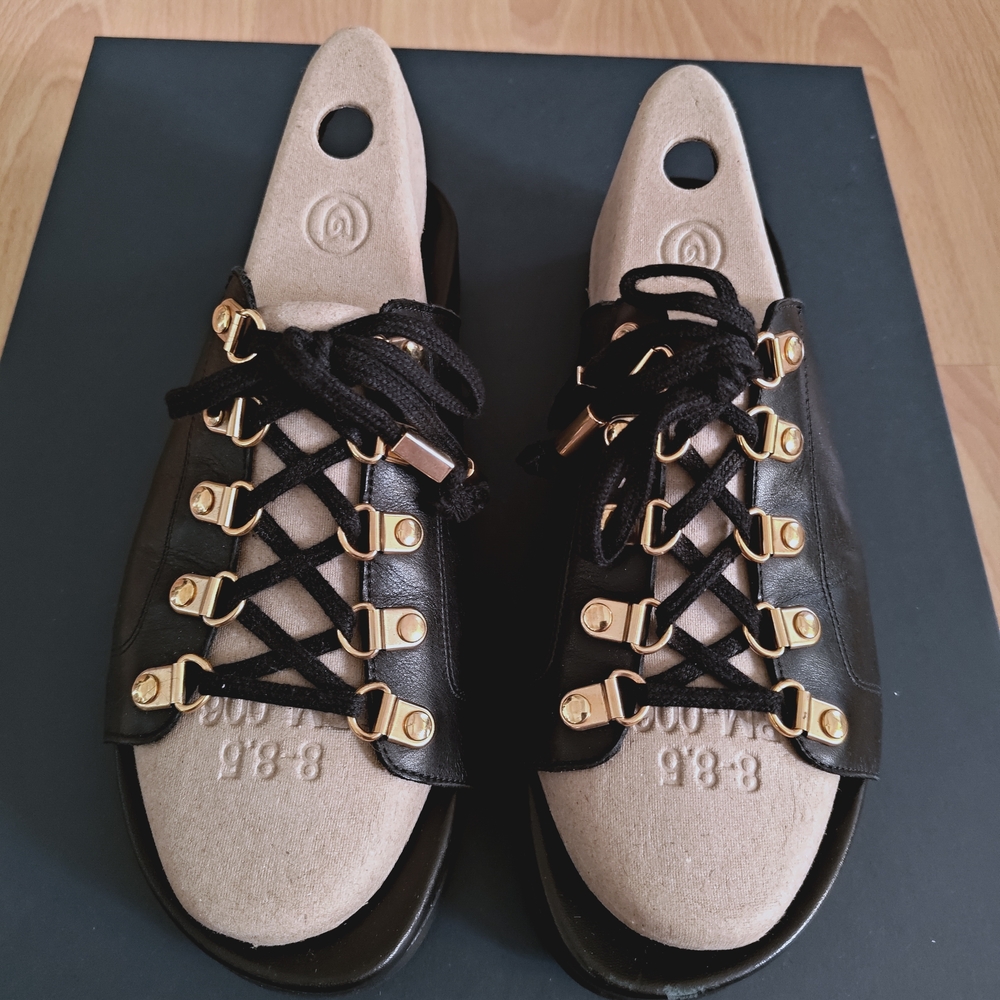 Inch2 Black Leather Lace-Up Women's Slippers - EU 38